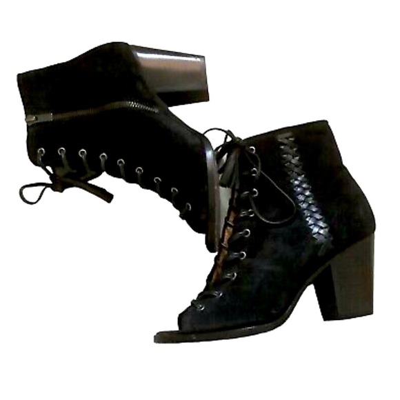 FRYE AND CO. Shoes - EUC FRYE Black Dani Whipstitch Suede Leather Peep Toe Chunky Heel Booties US 7.5